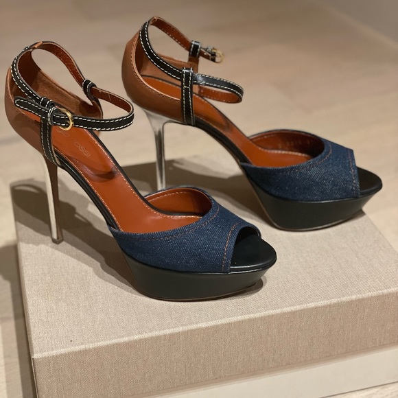 Sergio Rossi Heels  Sz. 39 BNIB - Picture 1 of 7